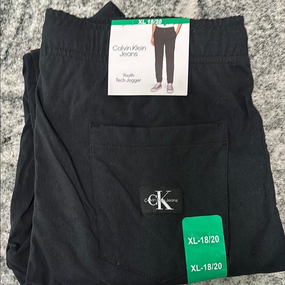 Calvin Klein Black Youth Tech Jogger Pants size L 14/16 XL 18/20 NWT - Picture 1 of 6